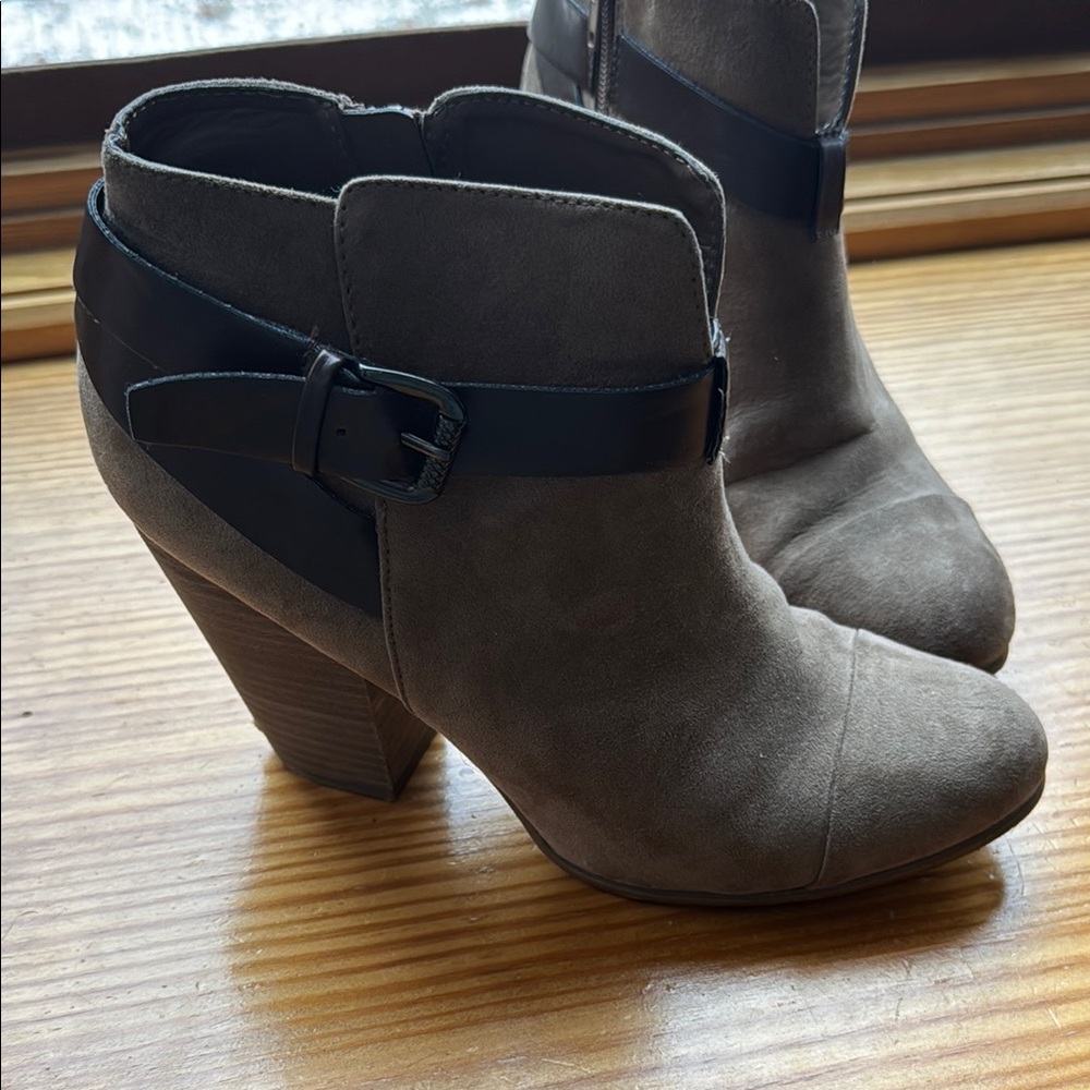 Stylish Women's Ankle Boots - Taupe